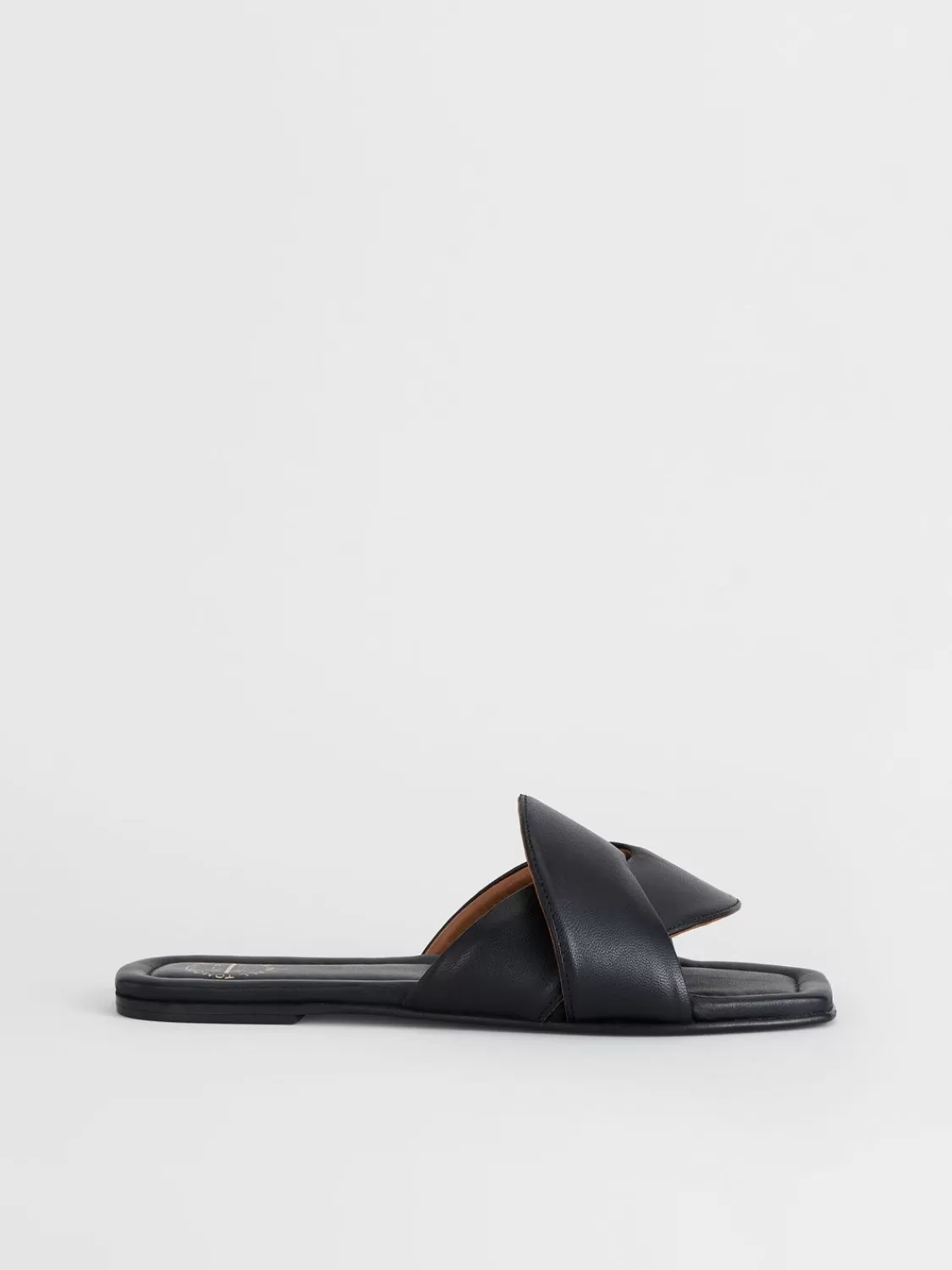 ATP Atelier Capurso Nappa Platta Sandaler Svart Shop