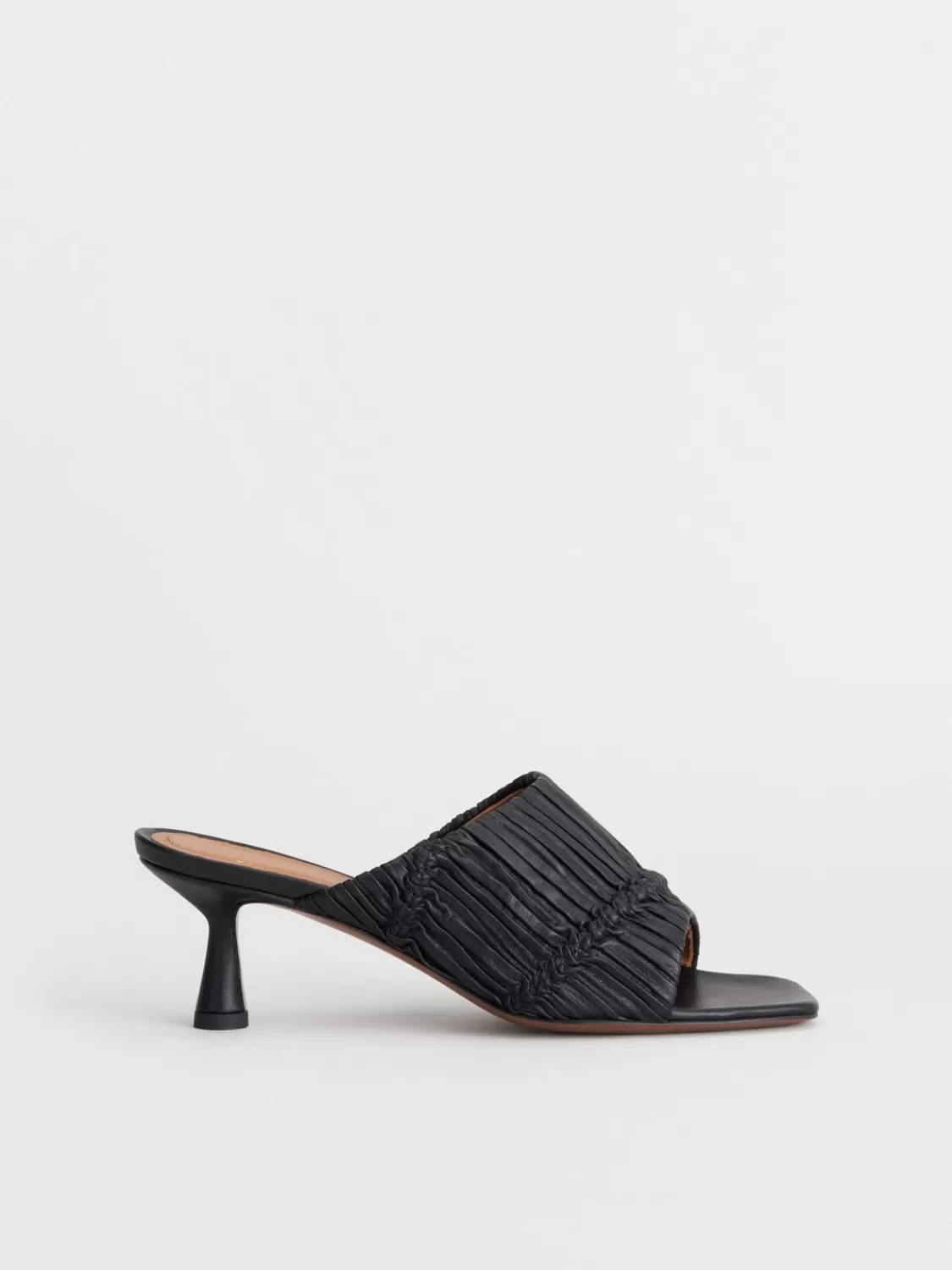 ATP Atelier Caserta Nappa Plisse Sandaler Med Klackar Svart Discount