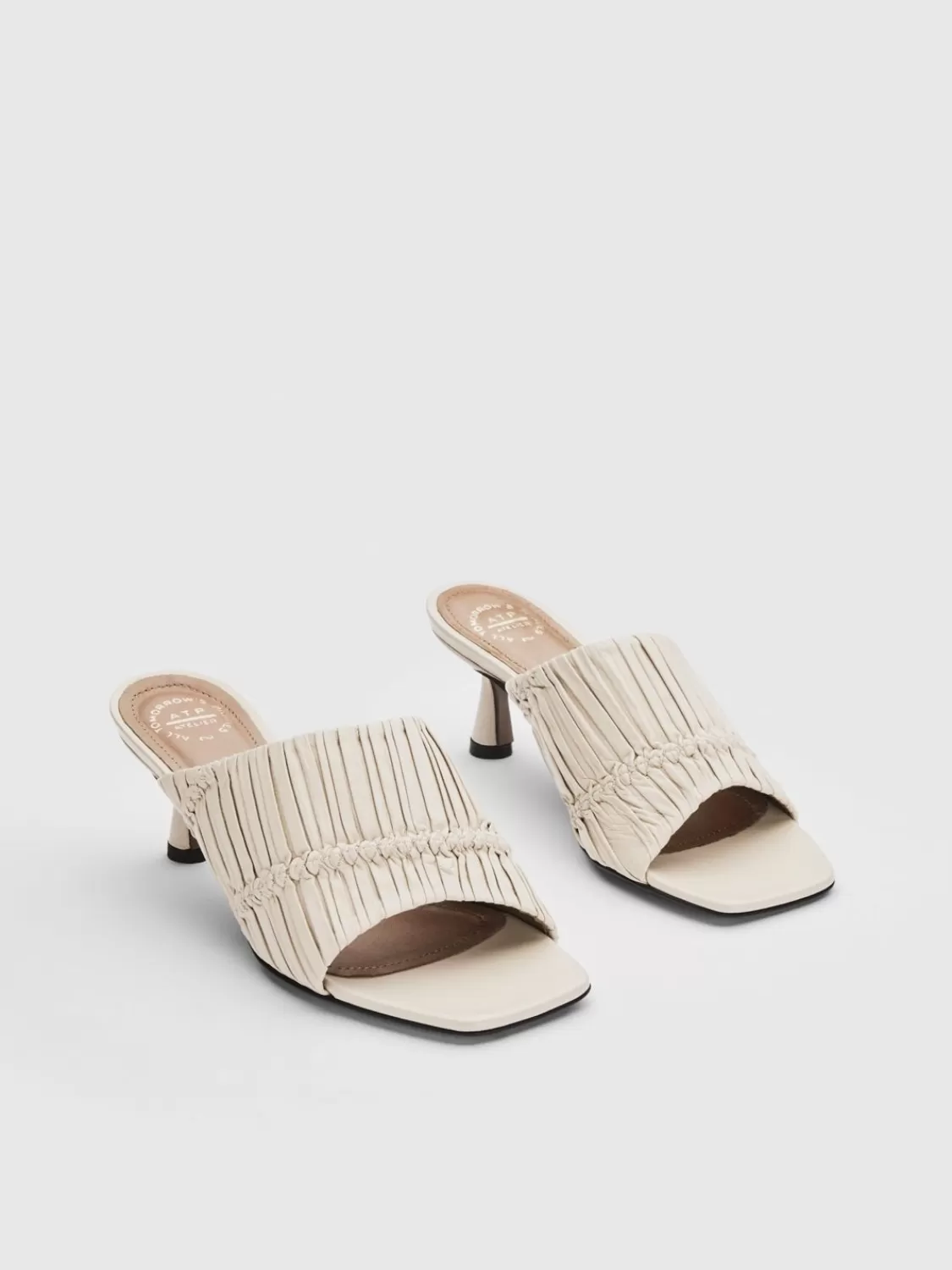 ATP Atelier Caserta Nappa Plisse Sandaler Med Klackar Kalksten Sale