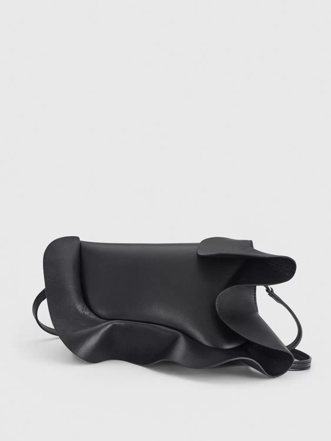 ATP Atelier Scarlino Frill Nappa Pouch Bag Svart Hot